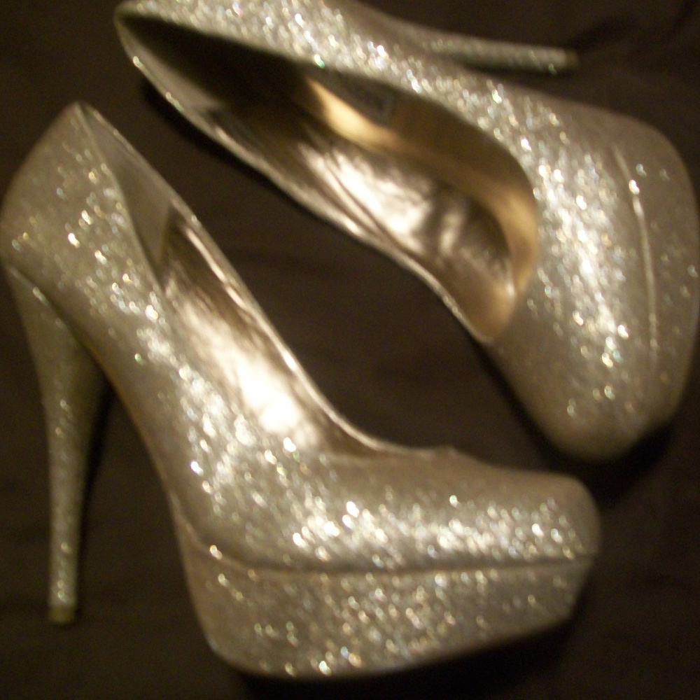 steve madden gold high high glitter heels 8.5